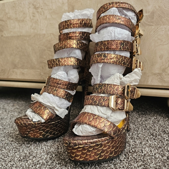 Bronze Scaley Heels - Picture 2 of 5